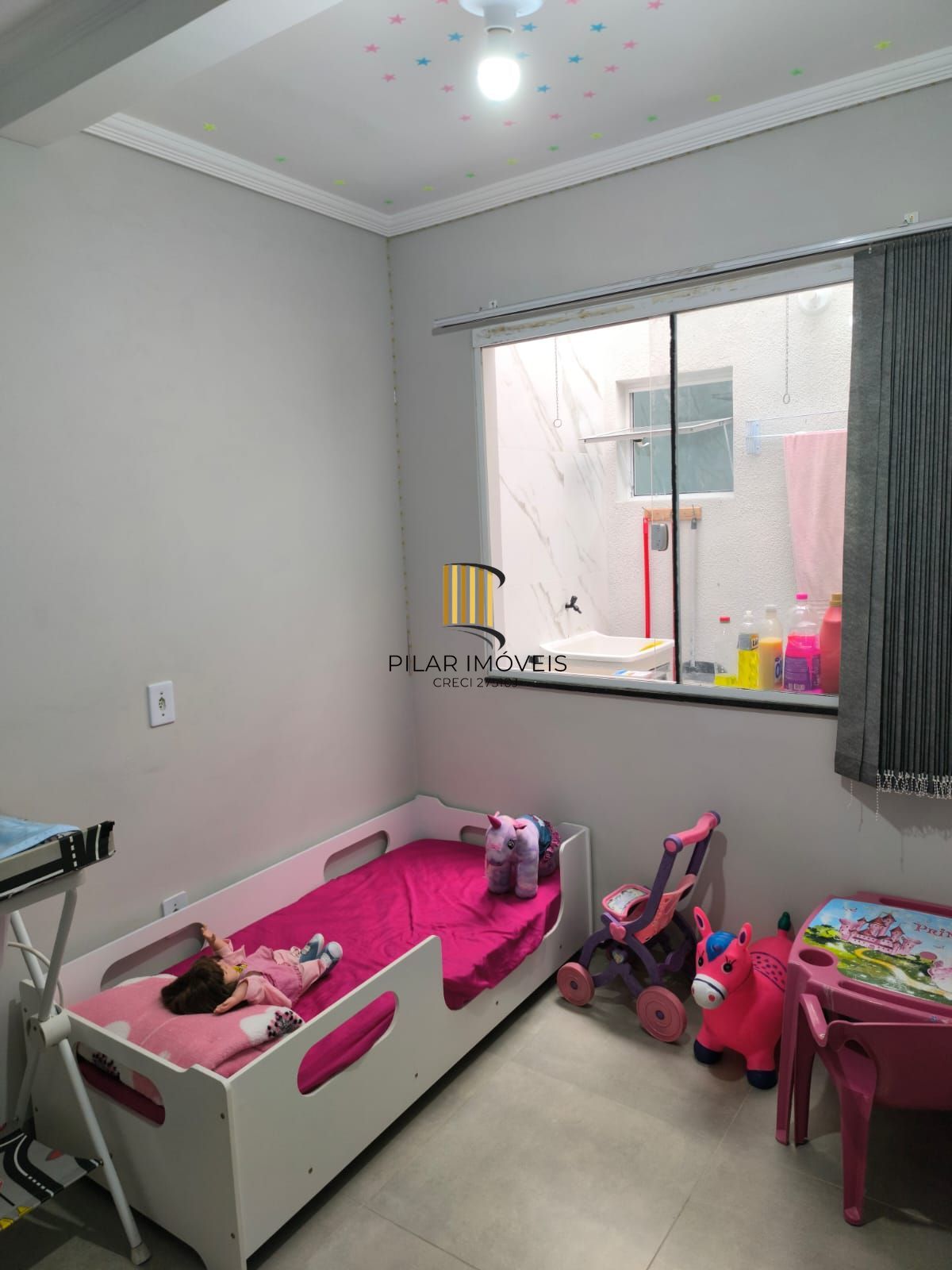 Casa 2 dormitórios no bairro Jardim Algarve