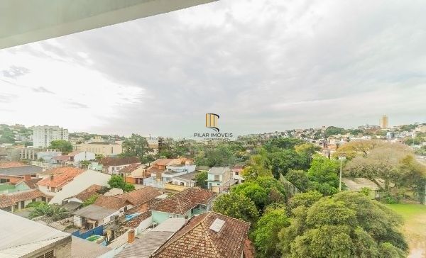 Apartamento semi novo na Medianeira de 2 dormitórios e 2 vagas