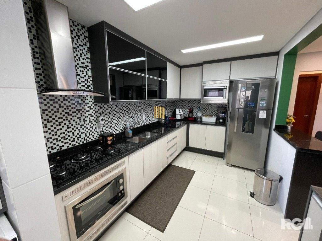 Apartamento Duplex com 3 quartos à venda, 144m²