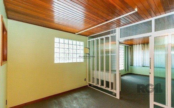 Casa 4 Dormitório(s) Bairro Petrópolis