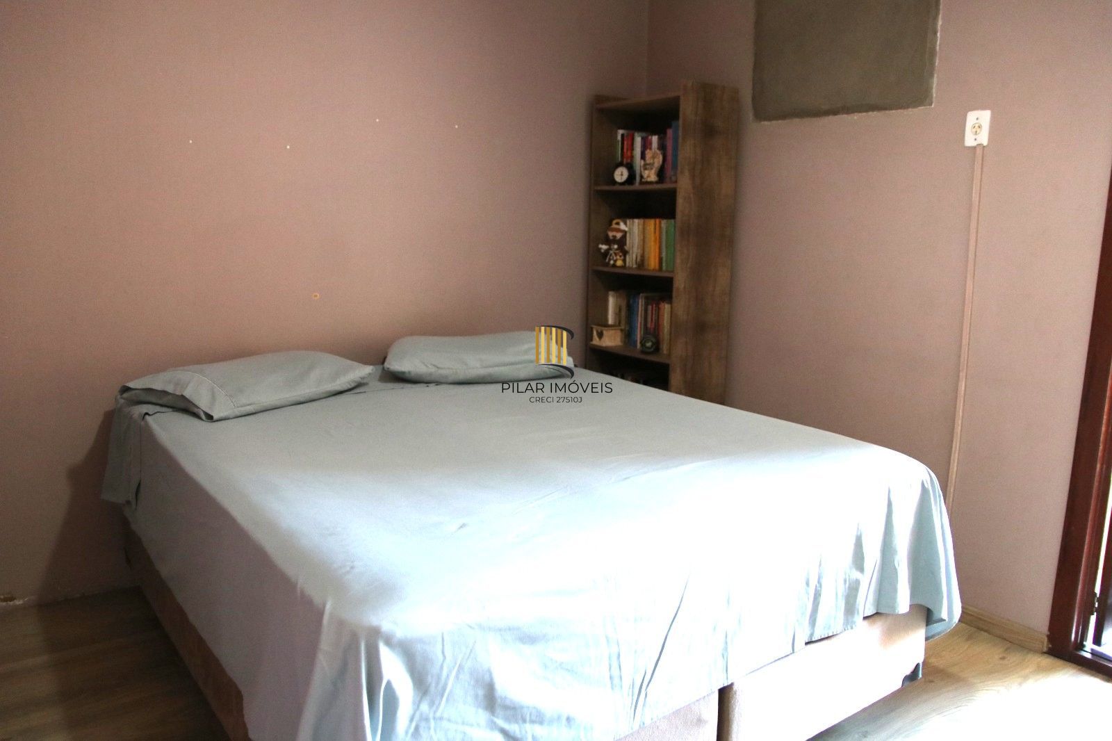 Casa sobrado na Hípica de 2 dormitórios e 2 vagas