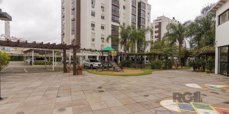 Apartamento no Condomínio Park Plaza de 2 dormitórios e vaga