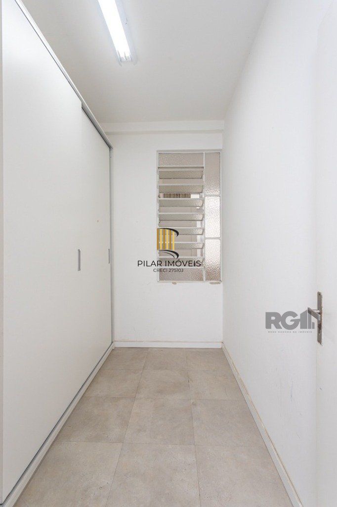 Apartamento no bairro Floresta de 3 dormitórios e vaga DESOCUPADO