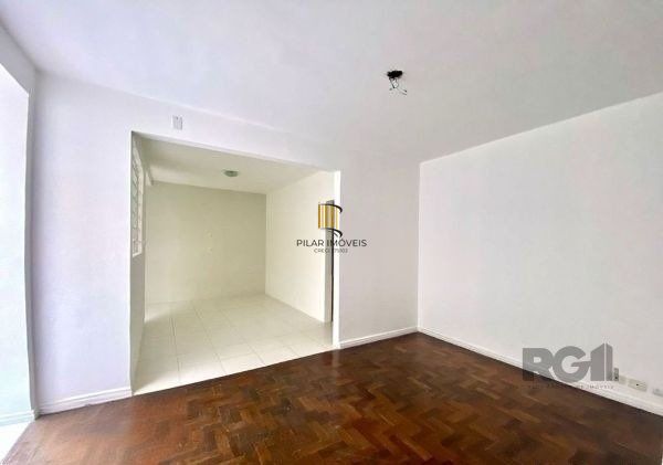 Apartamento no Praia de Belas de 2 dormitórios DESOCUPADO