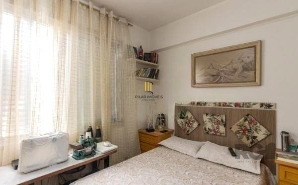 Apartamento no Centro de 2 dormitórios reformado