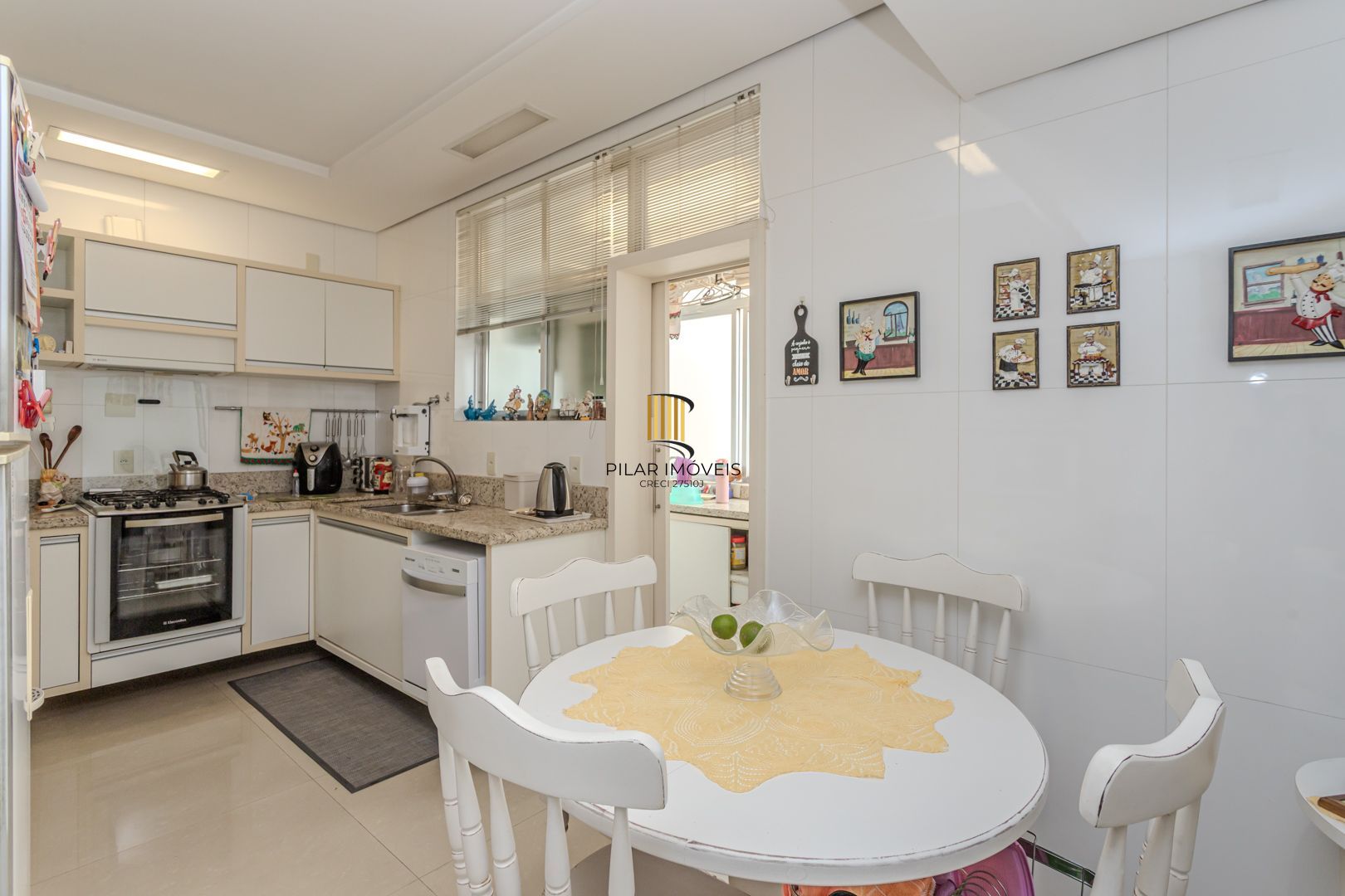 oportunidade, 217m² privativos, 2 vagas e depósito. Apenas R$ 880 mil