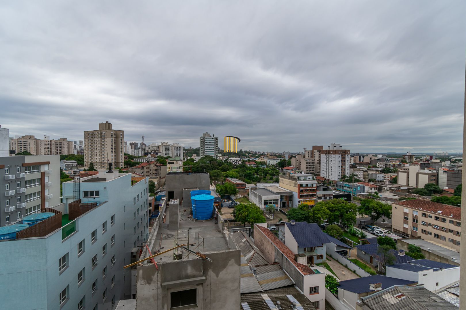 Apartamento de 2 dormitórios, vaga e infra no Passo D'areia
