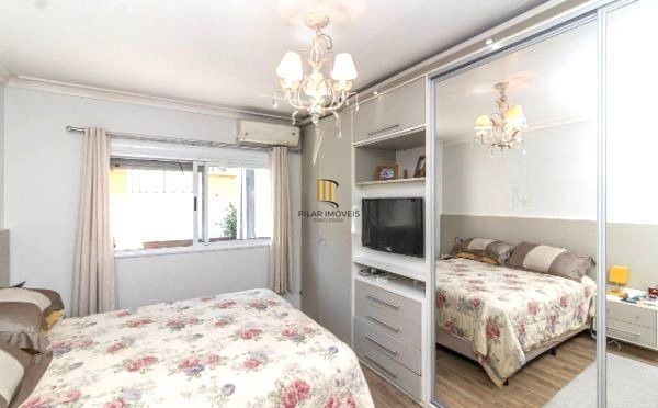 Sobrado condomínio no bairro Teresópolis de 4 dormitórios 2 vagas e infra