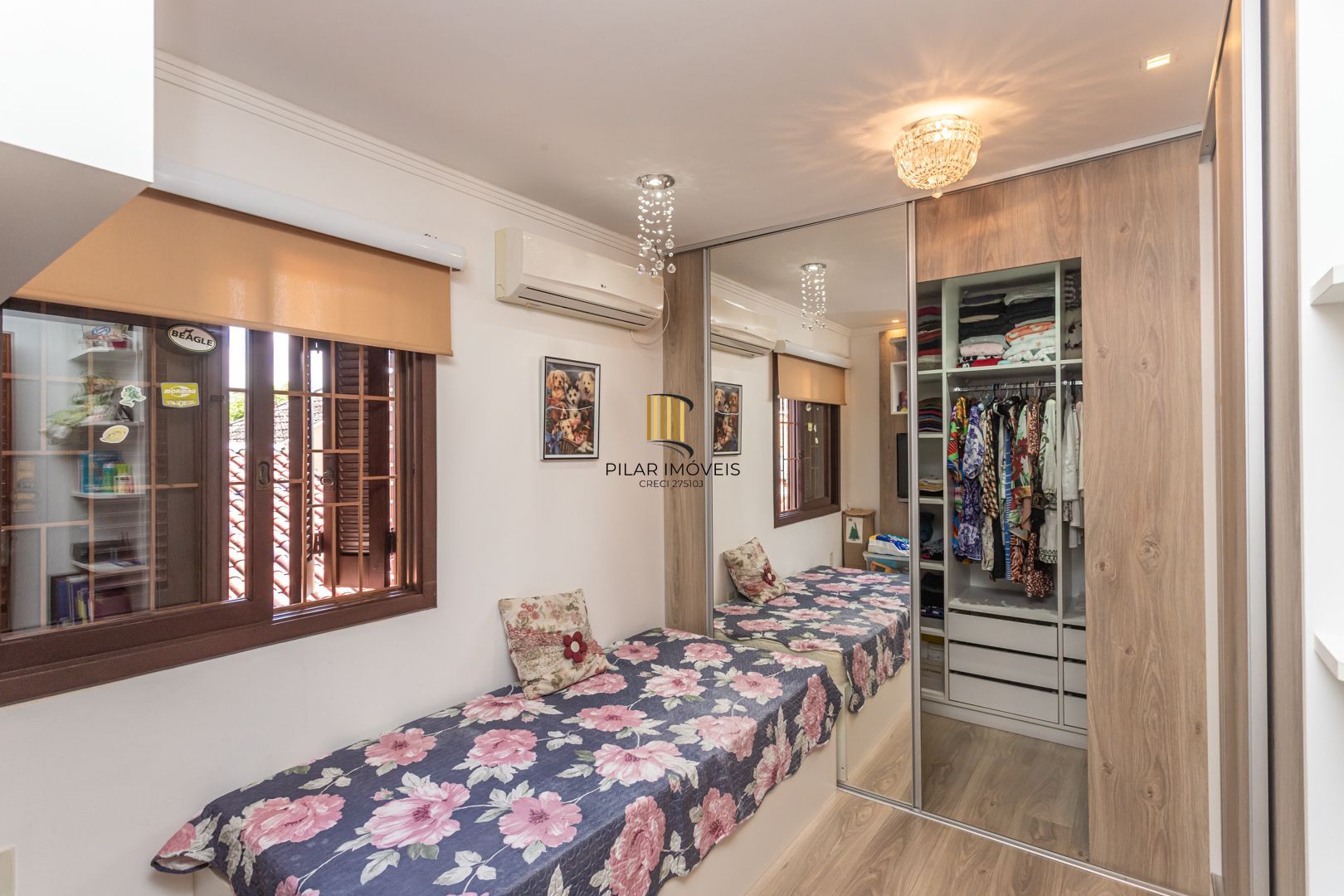 Casa 3 dormitórios no bairro Camaquã