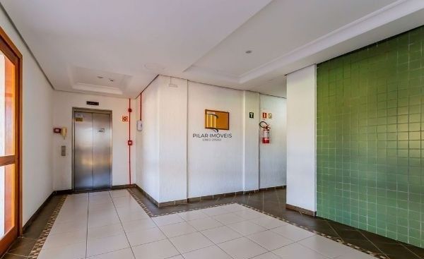 Apartamento no bairro Teresópolis de 2 dormitórios e vaga