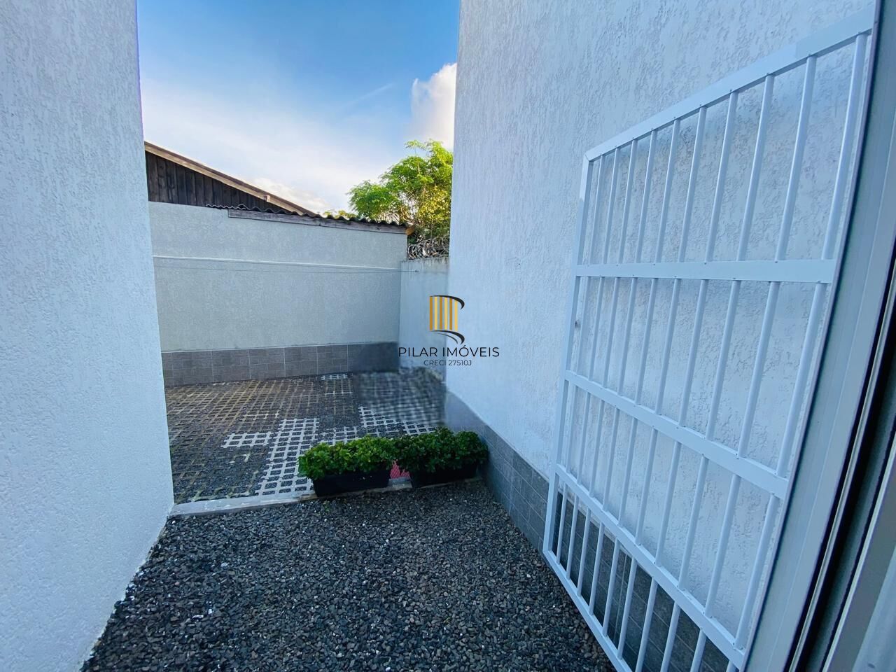 Casa 2 dormitórios no bairro Arco Íris