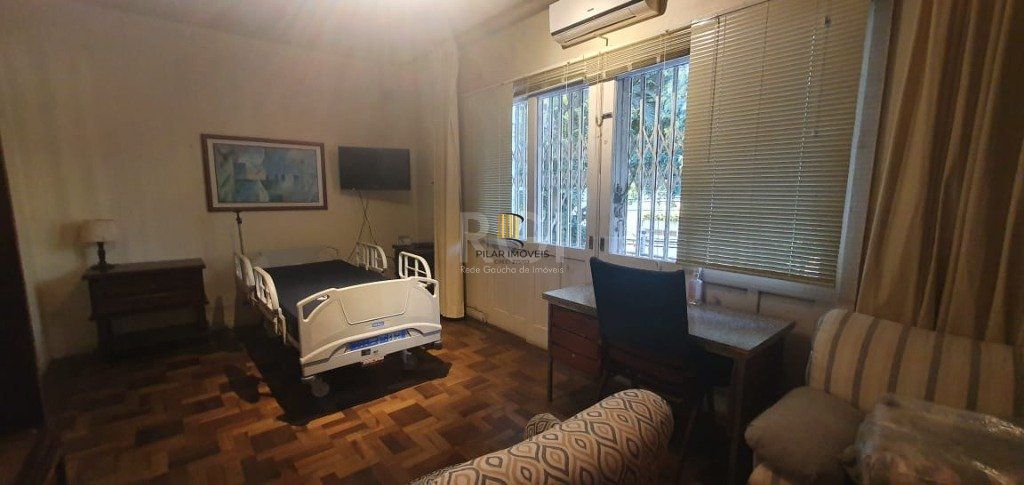 Casa para Venda 3 dormitórios, 2 vagas - Petrópolis