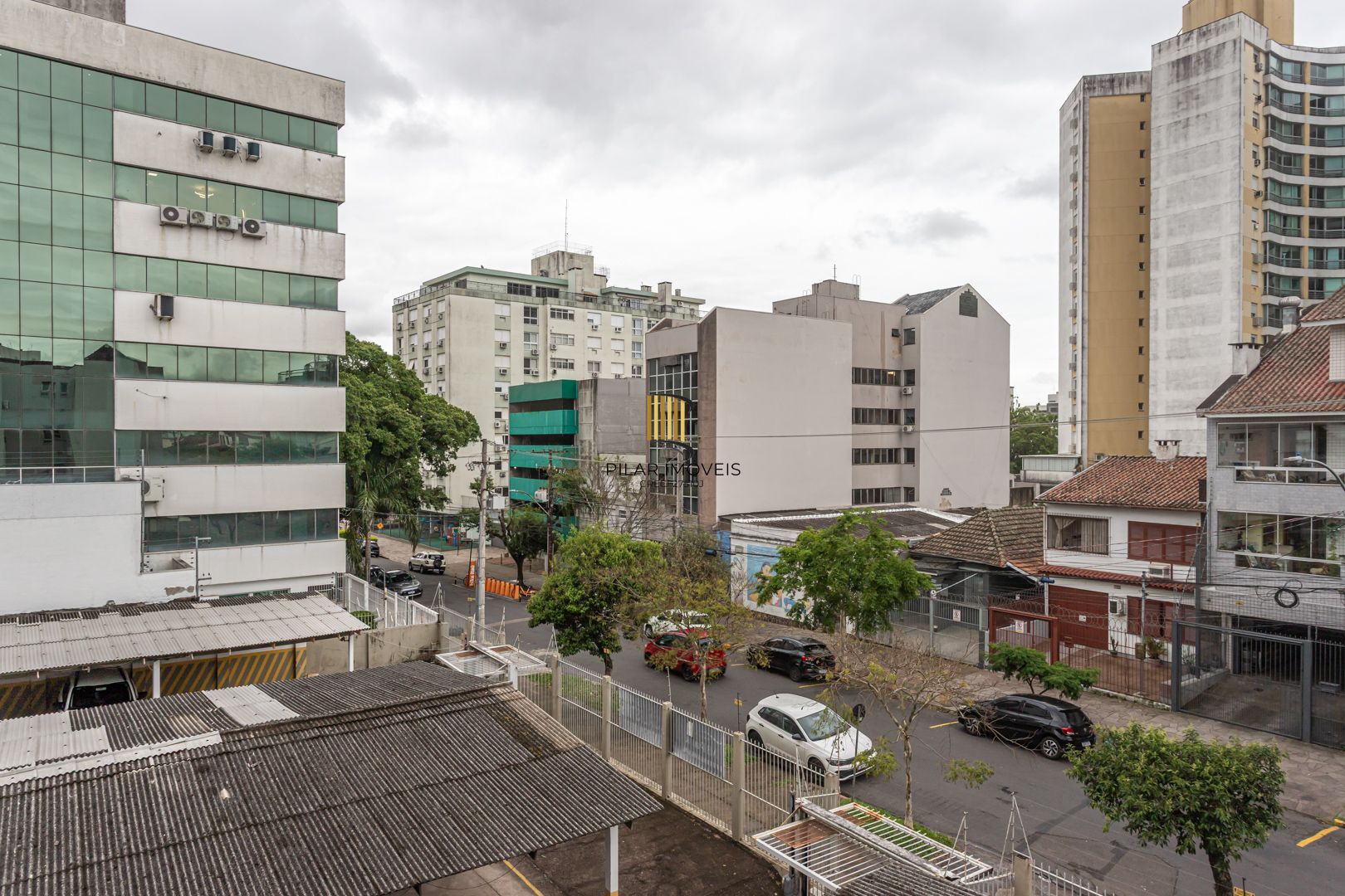 APTO DE 01 NO MENINO DEUS, DESOCUPADO