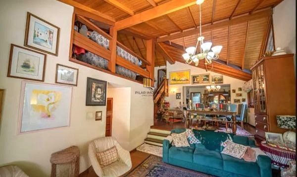 Casa em Gramado de 4 dormitórios e  4 vagas