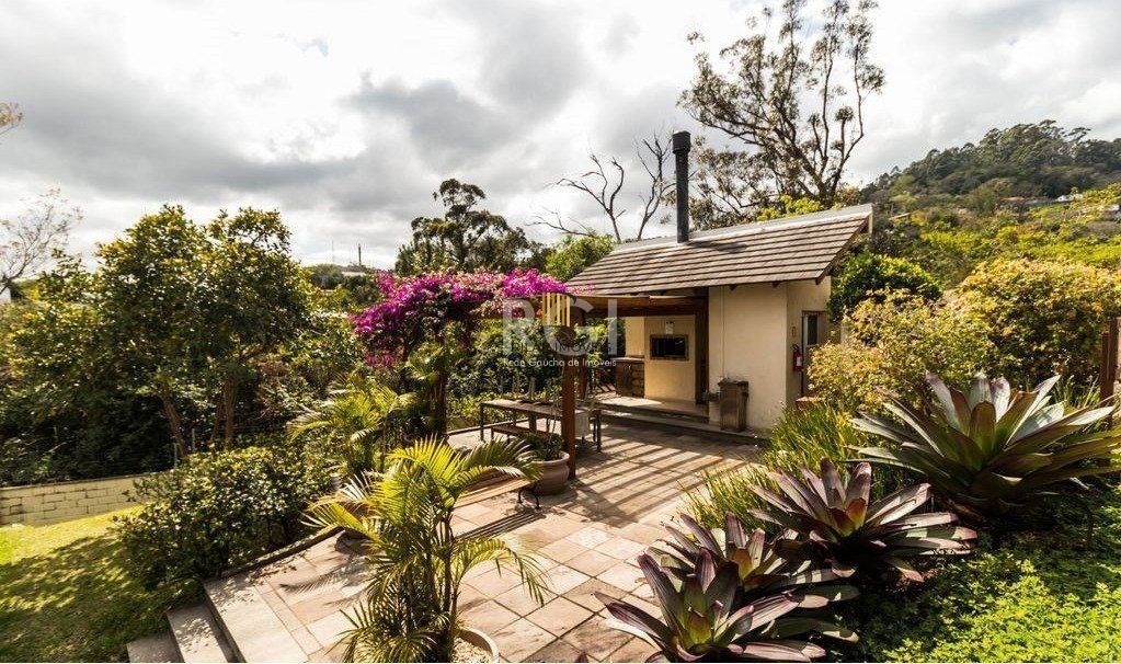 Casa em condomínio no bairro Teresópolis