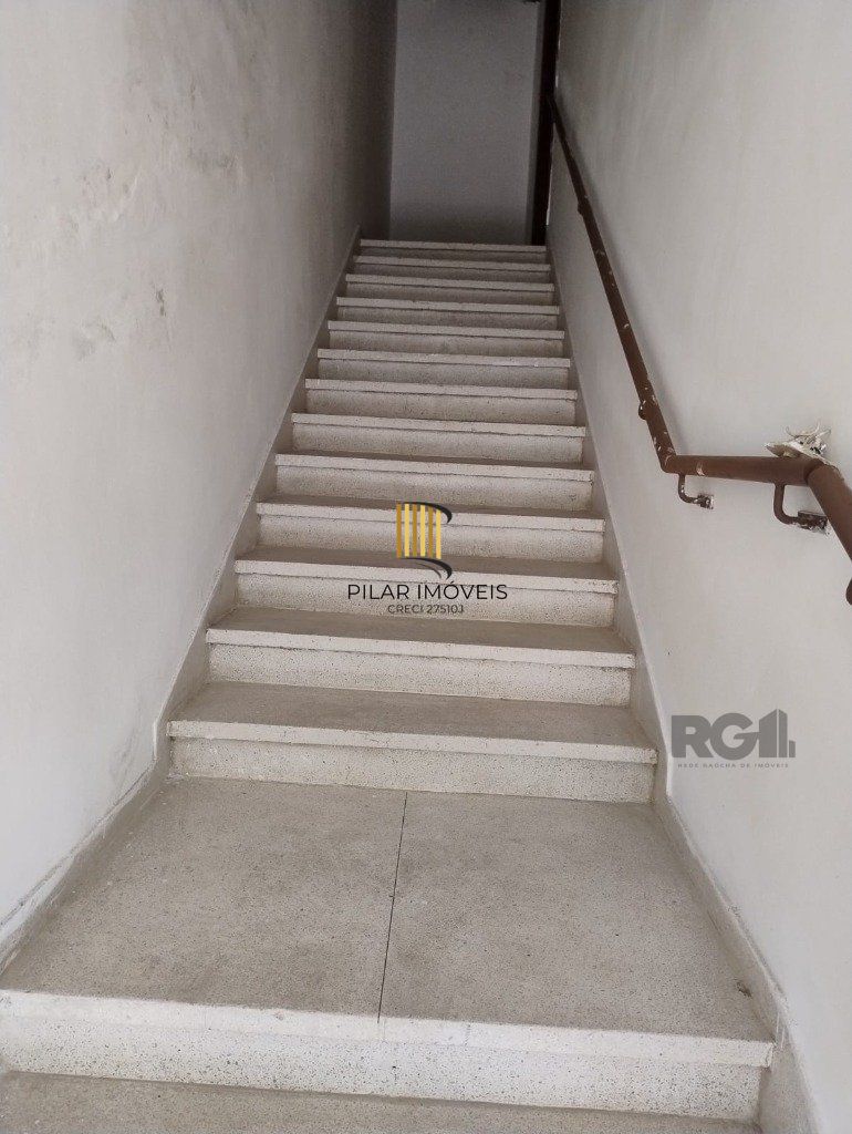 CASA MISTA COMERCIAL NO TÉRREO E RESIDENCIAL EM CIMA