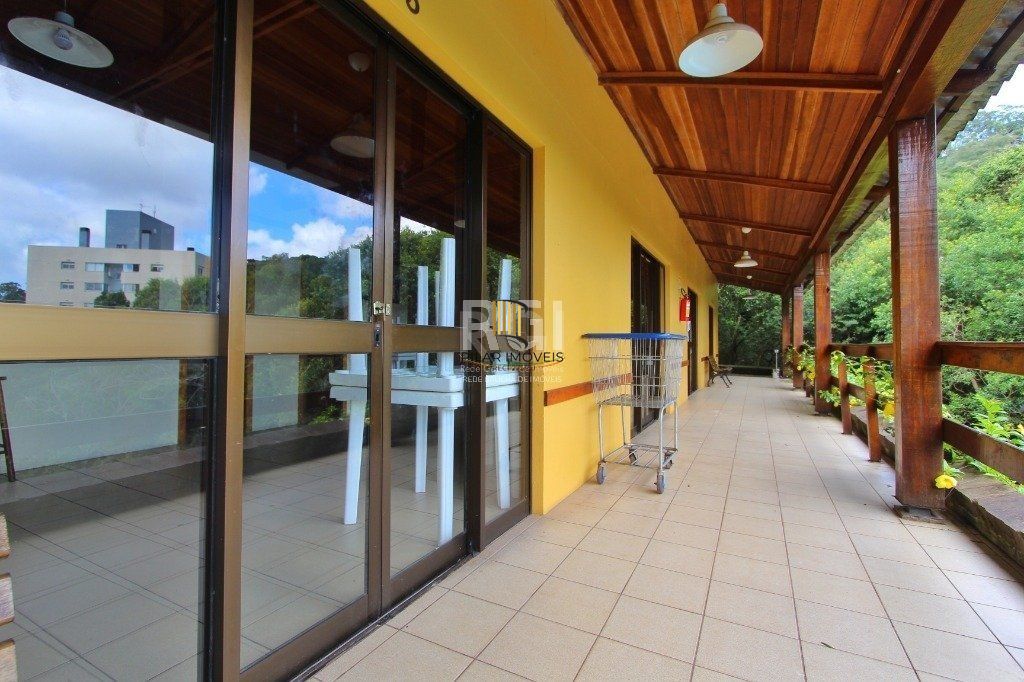 Apartamento no Nonoai de 2 dormitórios vaga e infra