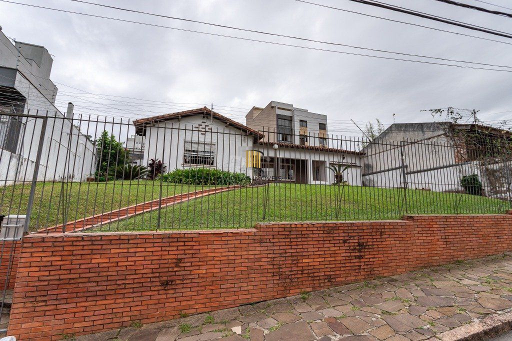 Casa no bairro Petrópolis de 3 dormitórios