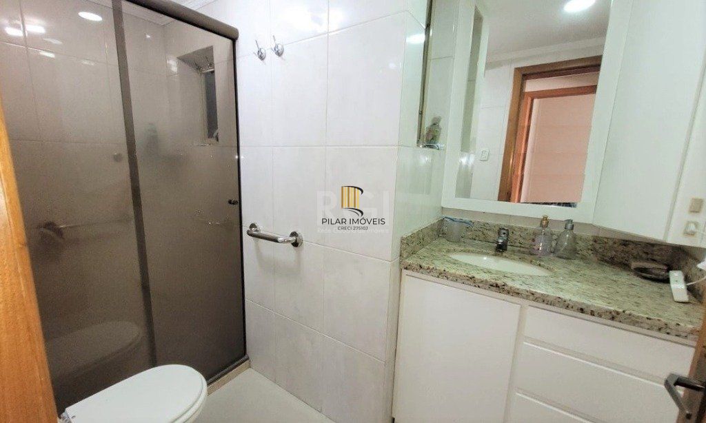 Apartamento no Petrópolis de 2 dormitórios e vaga