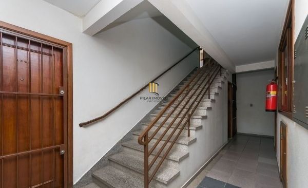 Apartamento no bairro Vila Ipiranga de 2 dormitórios e vaga