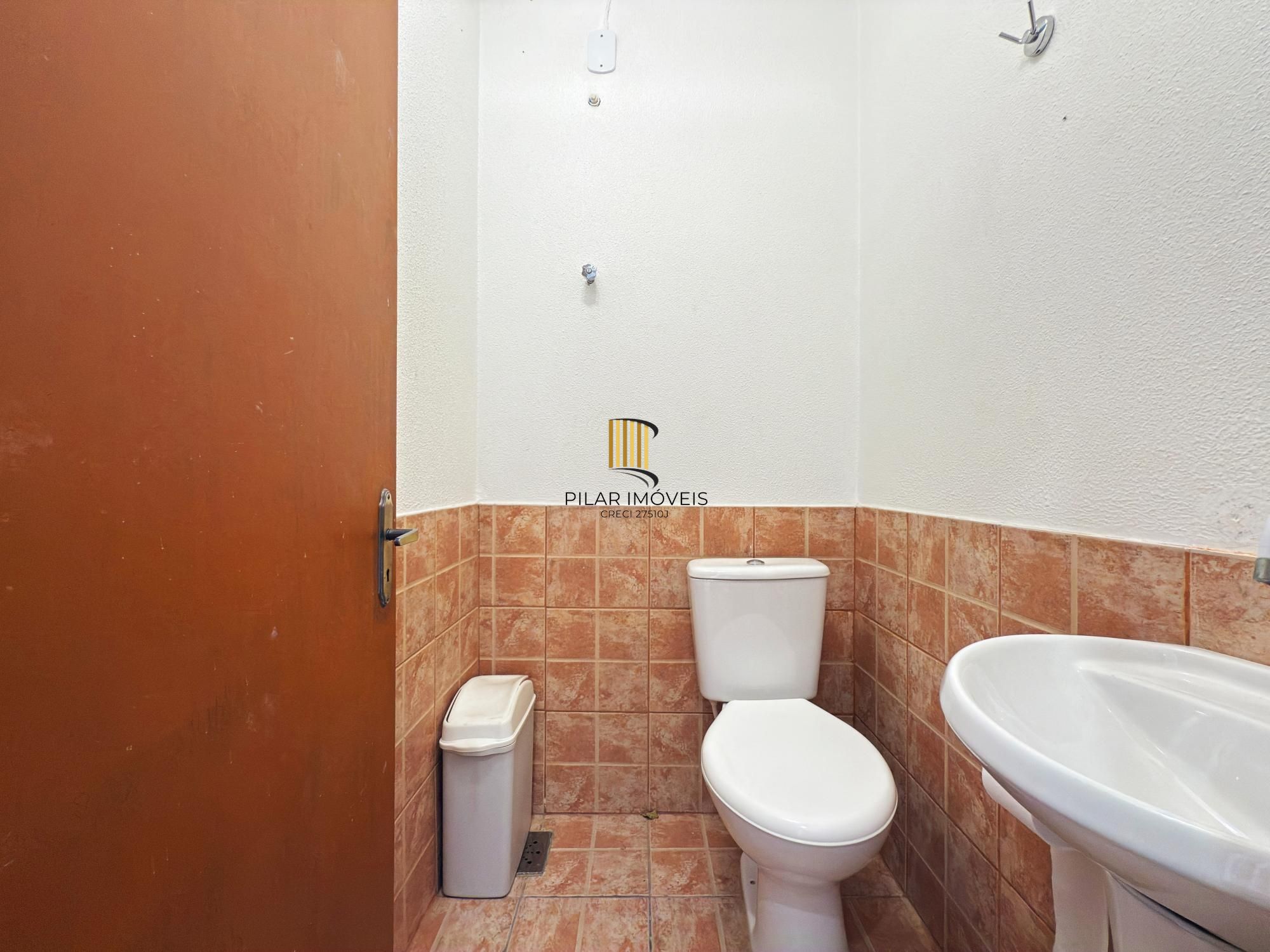 Casa 3 dormitórios no bairro Medianeira