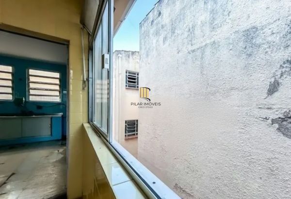 Apartamento no Bom Fim de 3 dormitórios frente com 103m² DESOCUPADO