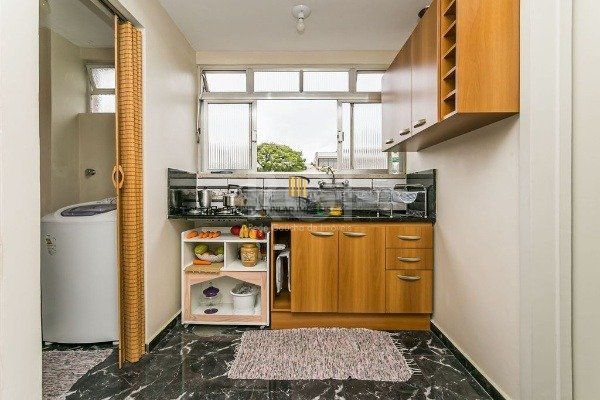 Apartamento no bairro Vila Ipiranga de 2 dormitórios e 2 vagas