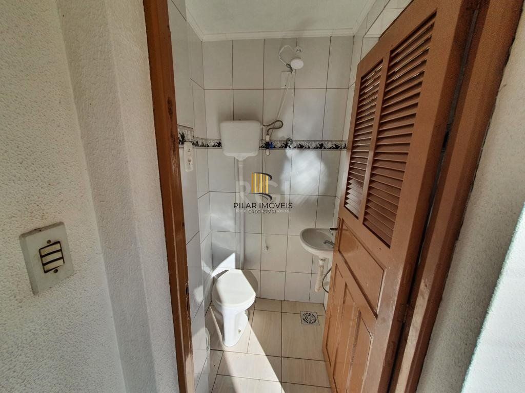 Casa para Venda - 250m², 4 dormitórios, sendo 1 suites, 4 vagas - Centro