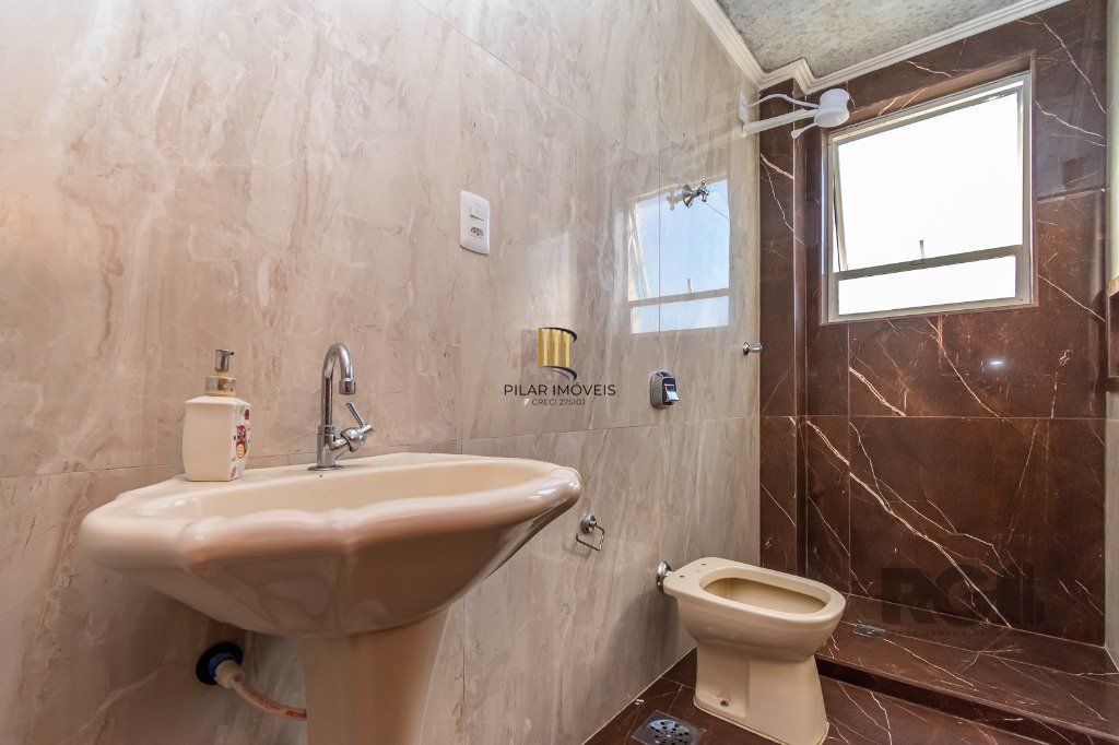 Apartamento 3 dormitórios com dependência com vaga na Medianeira