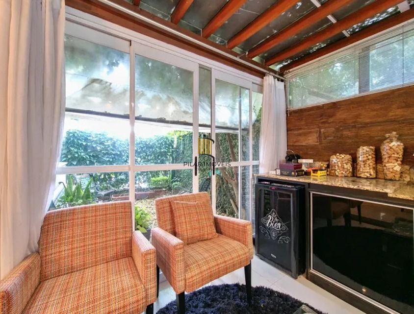 Casa em condomínio no bairro Teresópolis