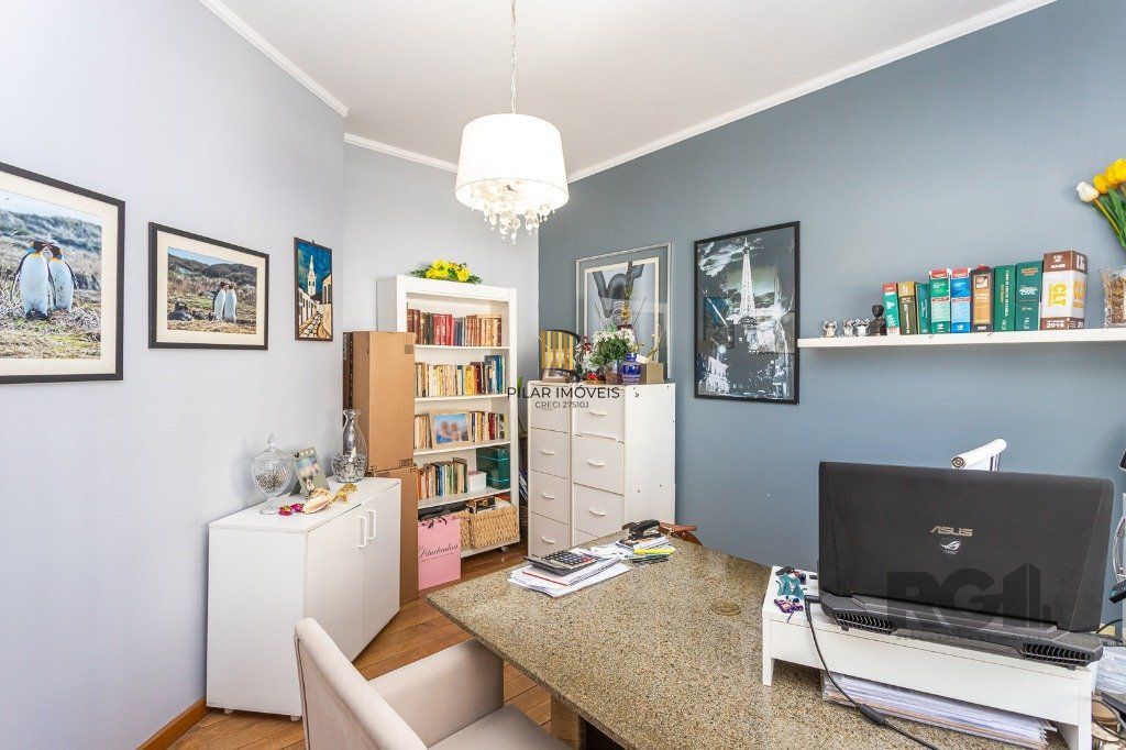 casa sobrado no Alto Petrópolis de 5 dormitórios e 3 vagas