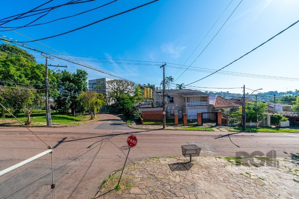Apartamento 3 dormitórios com dependência com vaga na Medianeira