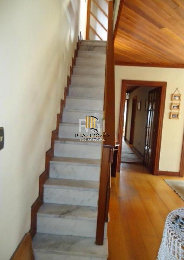 Cobertura para Venda - 255.99m², 5 dormitórios, sendo 1 suites, 2 vagas - Menino Deus