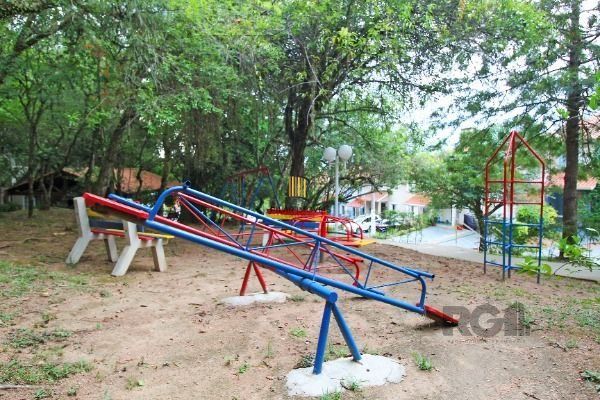 Casa sobrado em condomínio fechado na Vila Nova de 3 dormitórios e 2 vagas