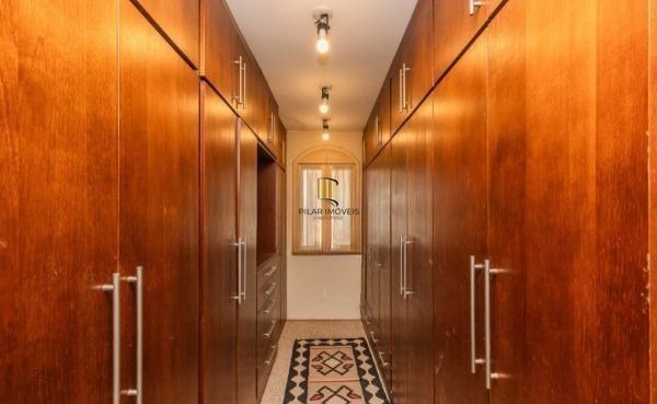 CASA DESOCUPADA E SEMI MOBILIADA, COM SUÍTE MASTER, SACADA, VISTA PANORÂMICA, EM AMPLO TERRENO NO SANTA TEREZA