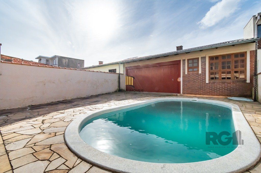 Casa sobrado na zona norte de 3 dormitórios 3 vagas e piscina