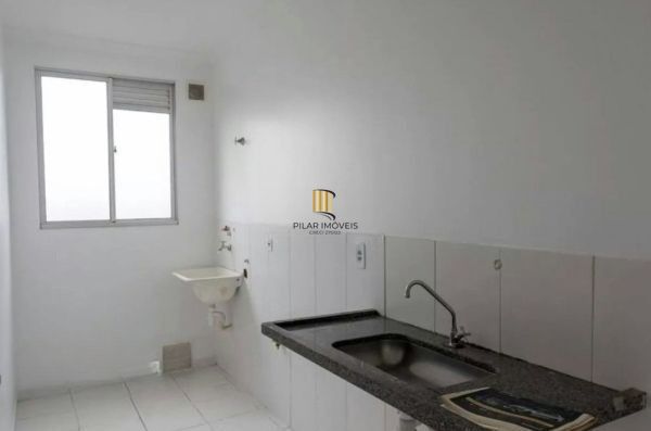 Apartamento no bairro Nonoai de 2 dormitórios e vaga