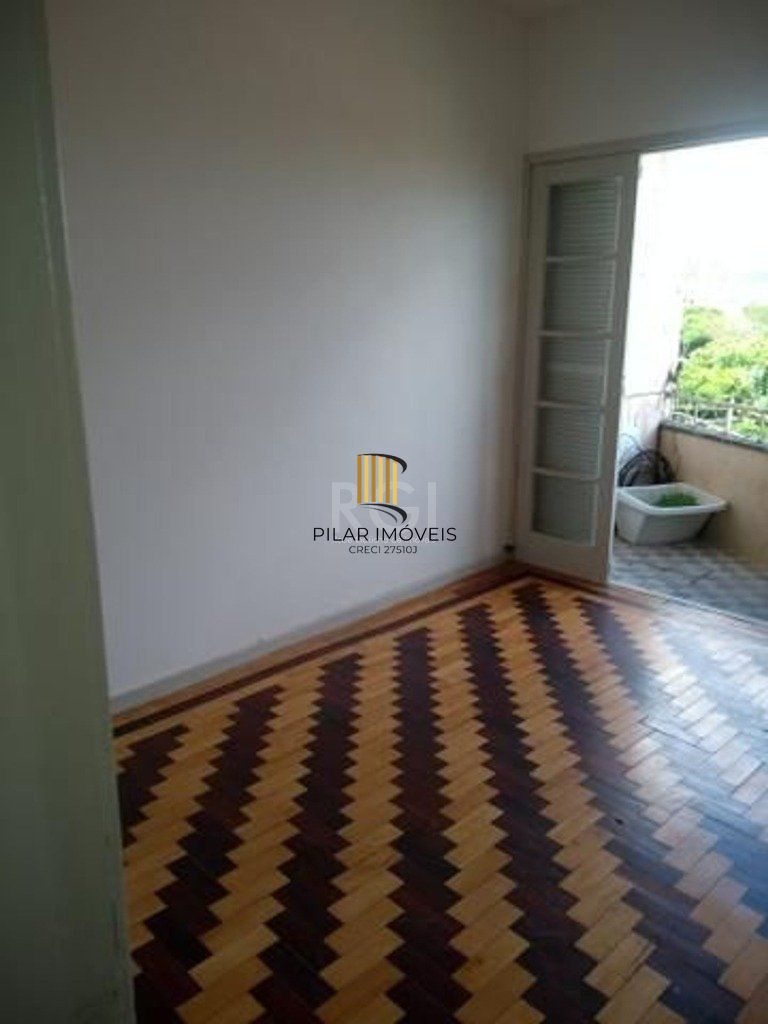 Apartamento de 2 dormitórios, Petrópolis Desocupado