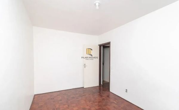 Apartamento no bairro Nonoai de 2 dormitórios e vaga