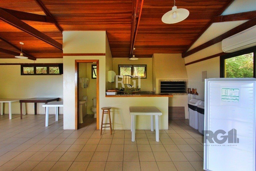 Apartamento no Nonoai de 2 dormitórios vaga e infra