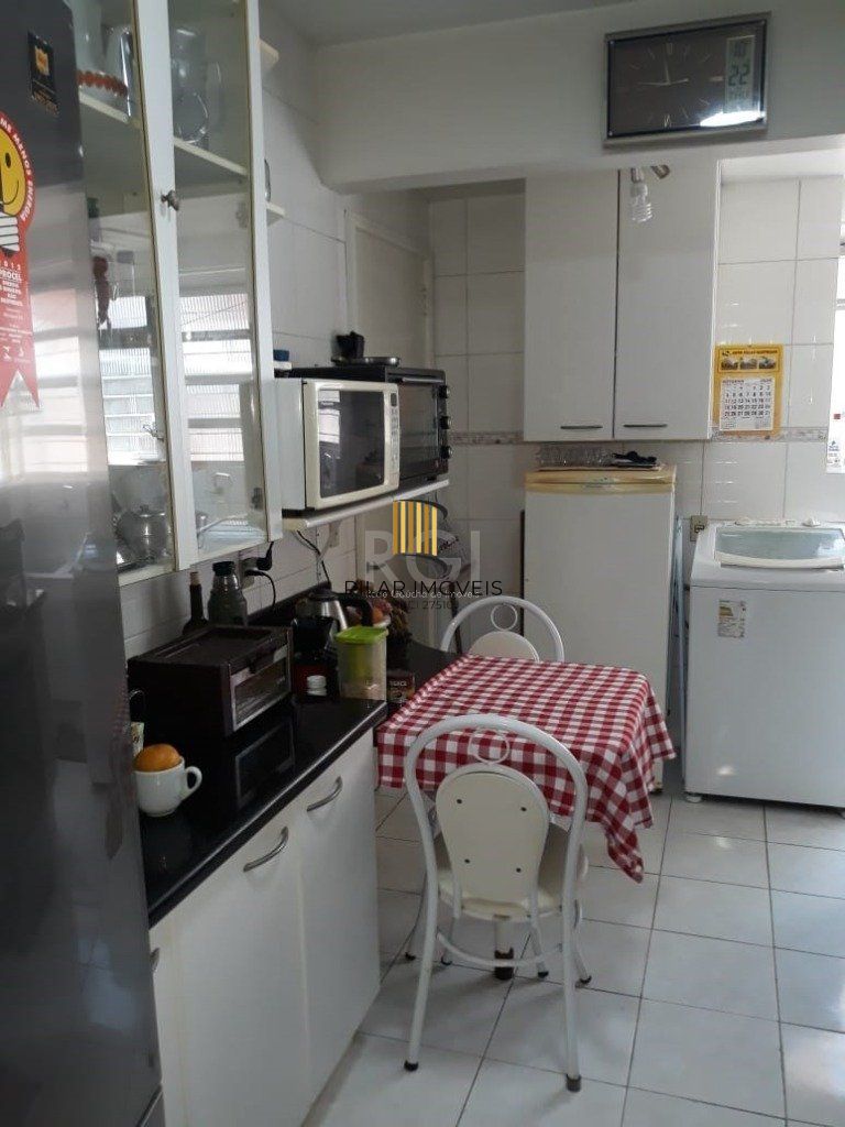Apartamento 03 dormitórios (01 suíte), com vaga escriturada, no bairro Santana, em Porto Alegre - RS