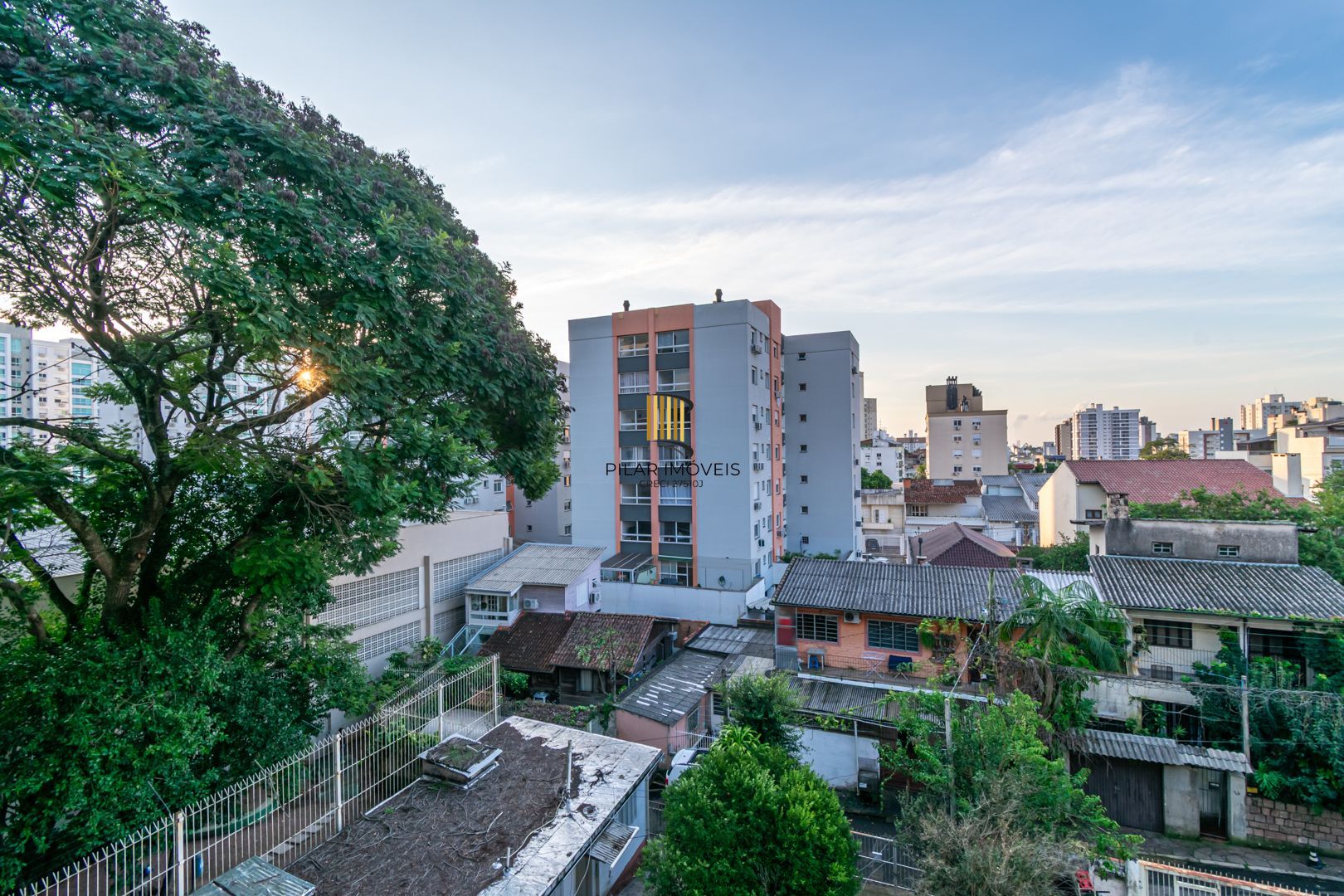 Apartamento no Passo D'areia de 3 dormitórios vaga e infra
