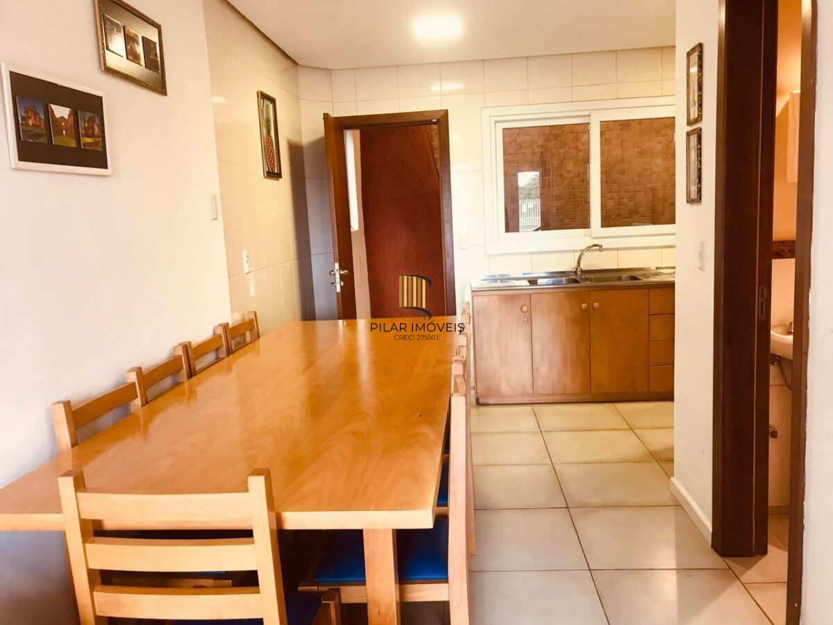 Casa em Canela no bairro Vila Maggi de 3 dormitórios