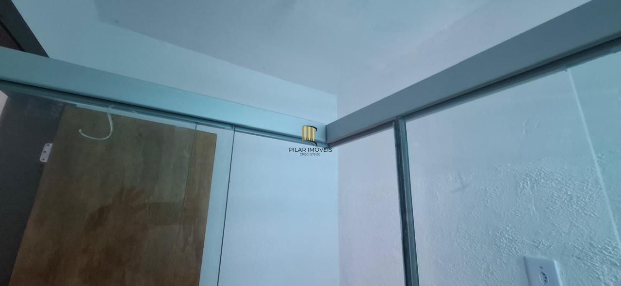 Casa em Canoas de 2 dormitórios DESOCUPADA