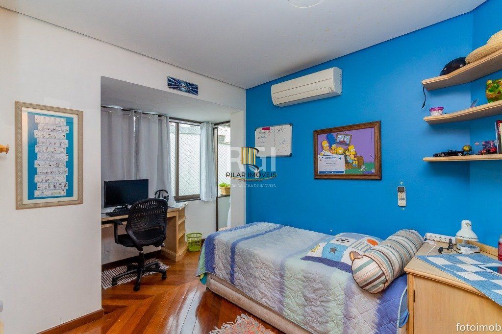 Cobertura para Venda - 248.34m², 3 dormitórios, sendo 1 suites, 3 vagas - Petrópolis
