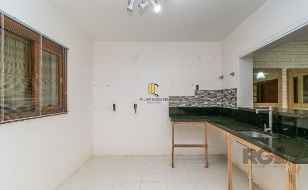 Casa Condominio no bairro Guarujá de 3 dormitórios 1 vaga DESOCUPADA