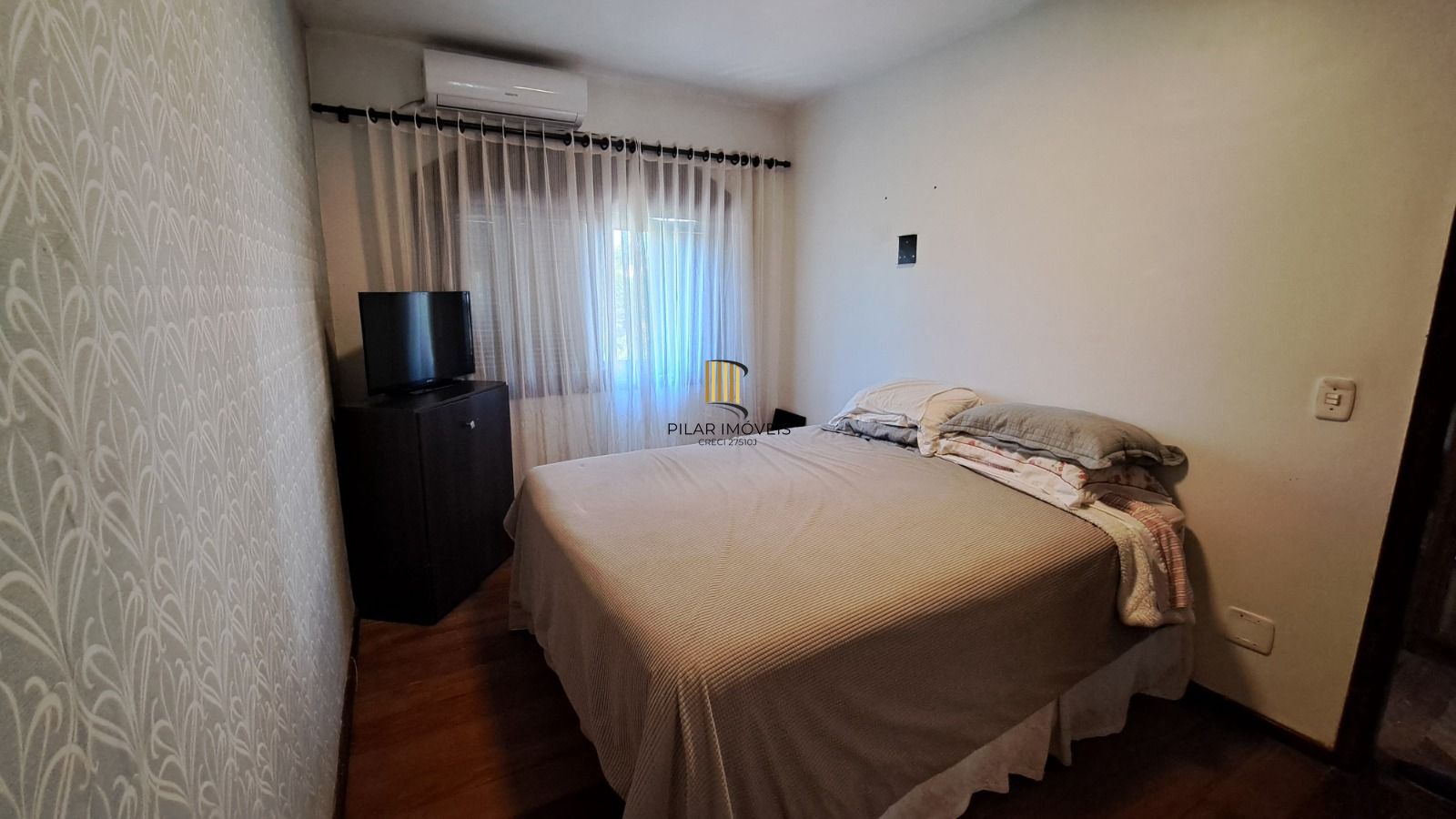 Cobertura no bairro Cristal de 3 dormitórios e 2 vagas
