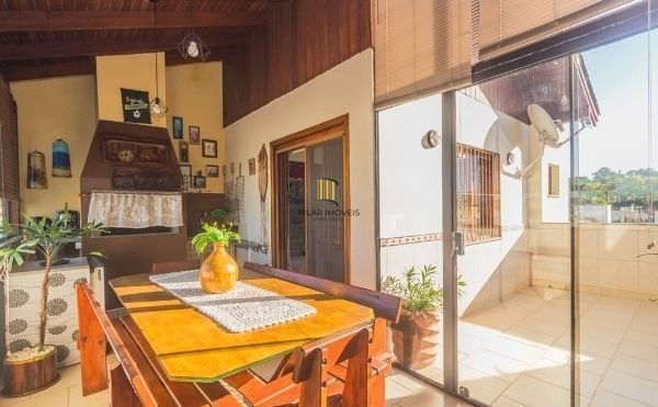 Casa em Condomínio bairro Tristeza de 3 dormitórios e 3 vagas
