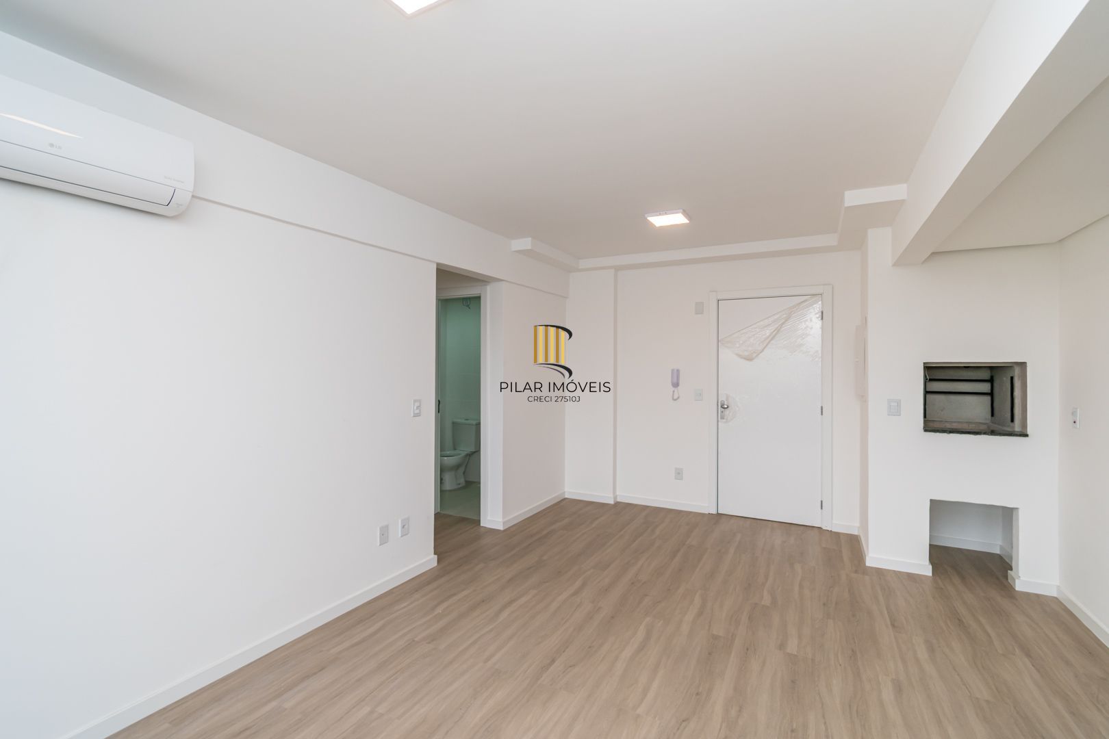 Apartamento de 2 dormitórios, vaga e infra no Passo D'areia