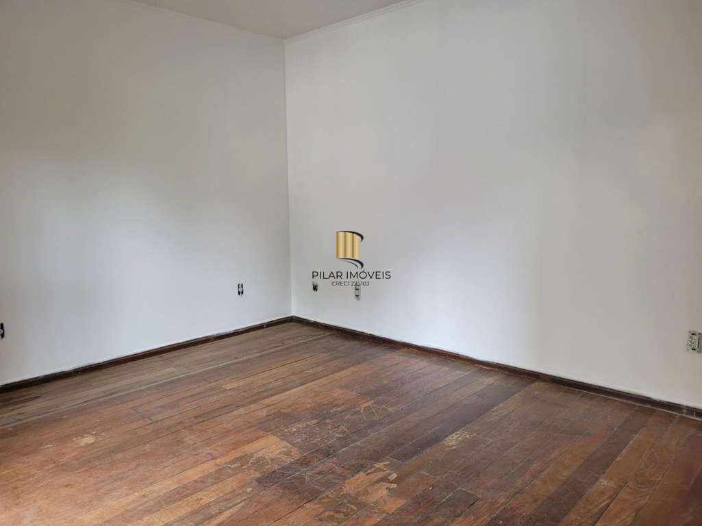Casa 5 dormitórios no bairro Petrópolis